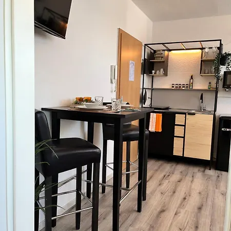 Fewopelikan Apartment *